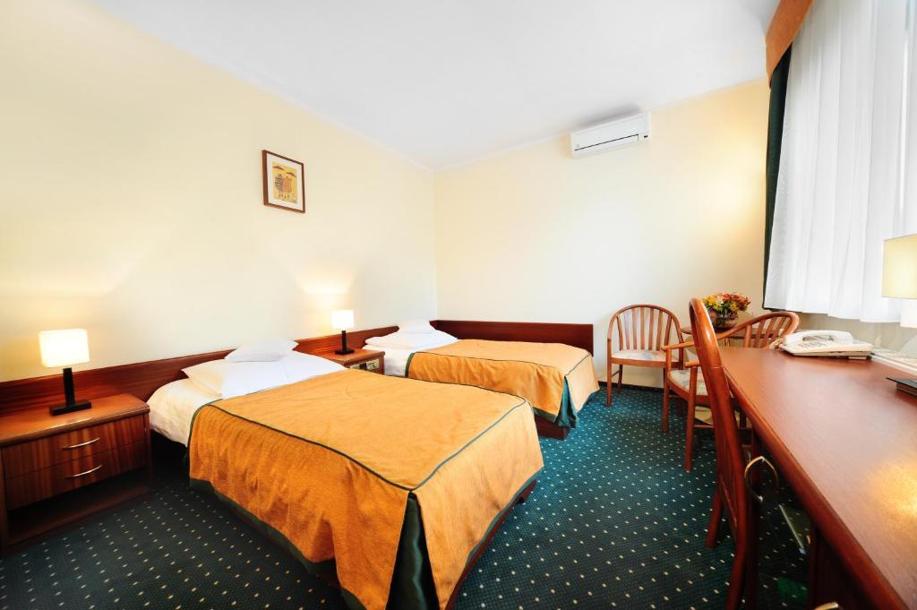 Hotel T&T Poznan Habitación foto